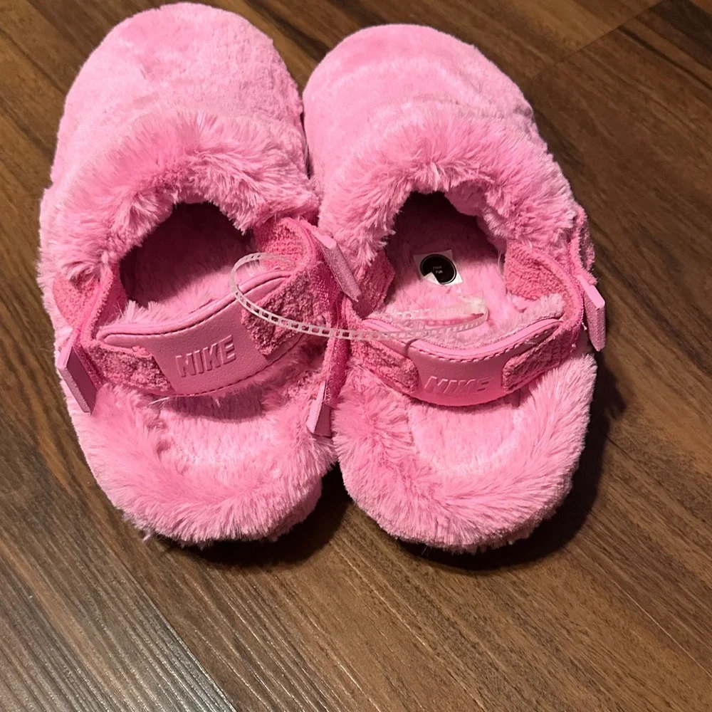 Nike Fuzzy Furry sling back flat hard bottom Pink  Slippers - Picture 2 of 8